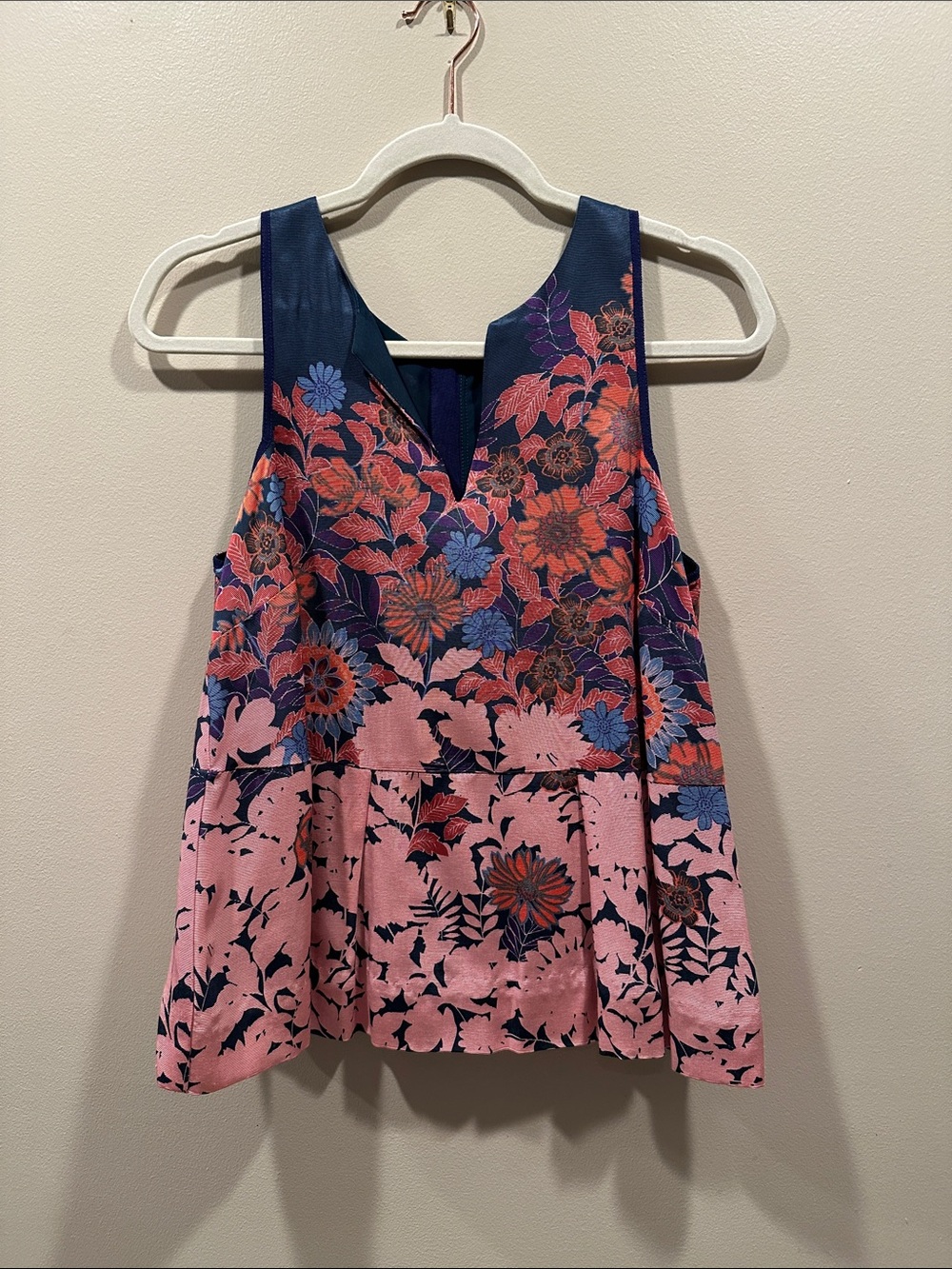 Anthropologie HD in Paris Floral V-Neck Sleeveless Top